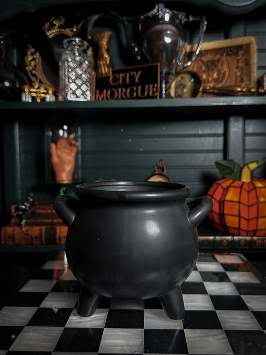 The Classic Cauldron | 30 oz Ceramic Candle